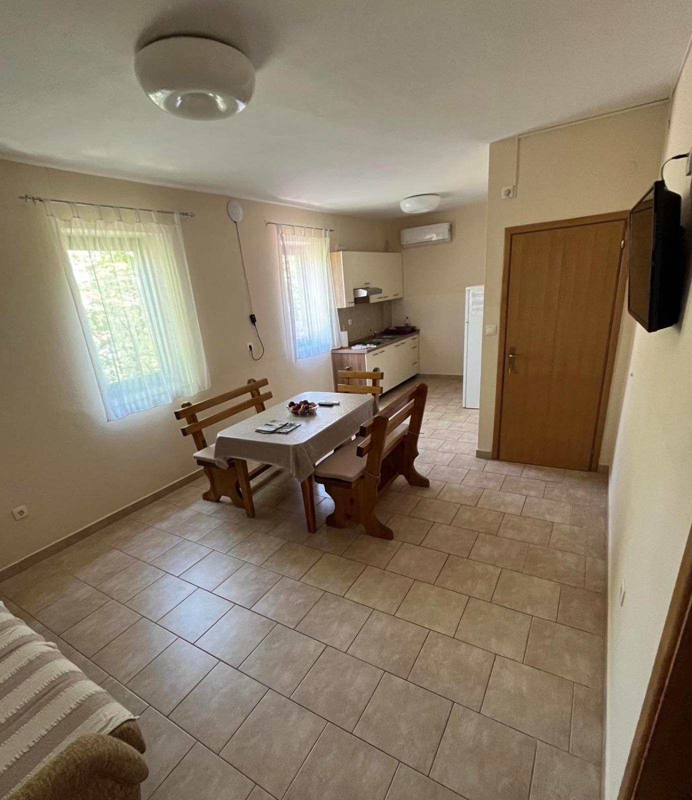 Apartment Lavanda Starigrad Paklenica Buitenkant foto