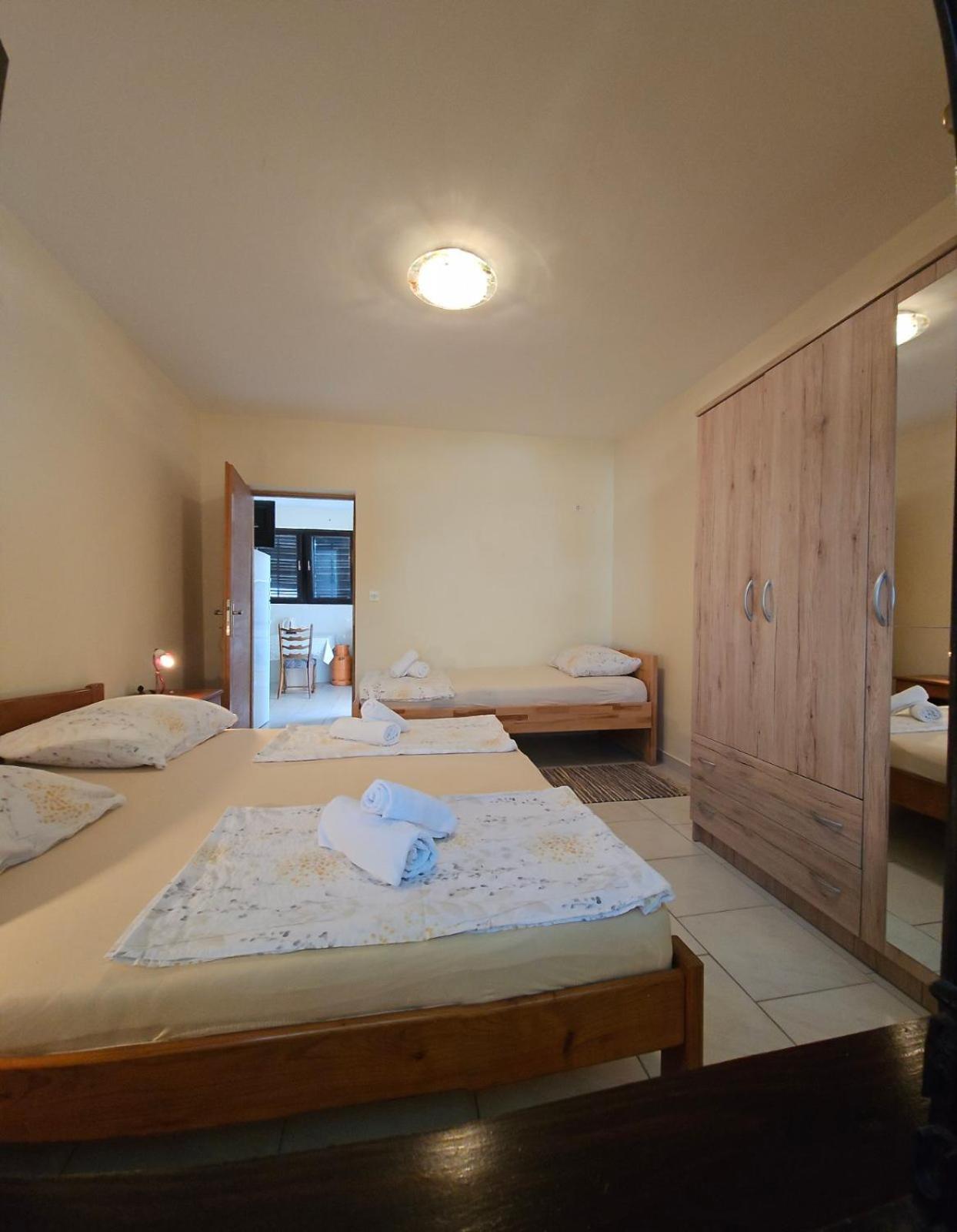 Apartment Lavanda Starigrad Paklenica Buitenkant foto