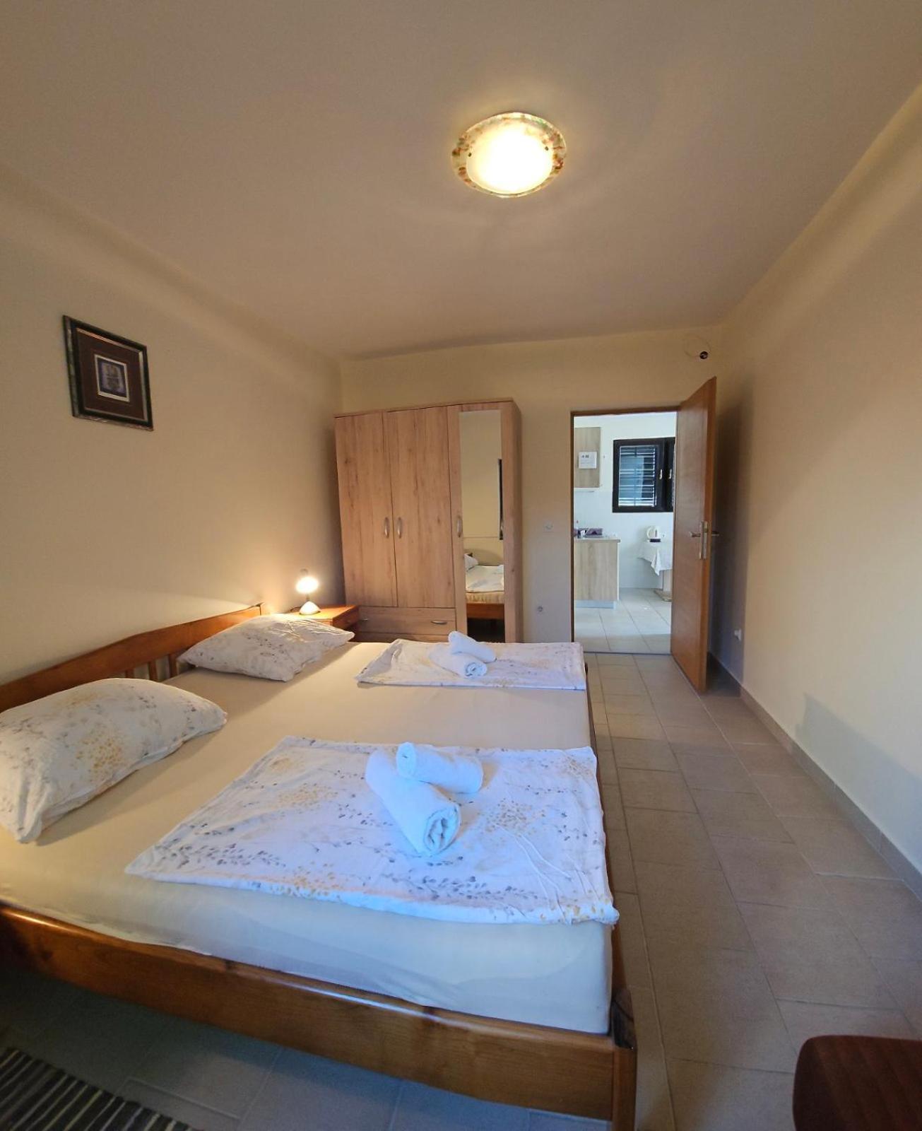 Apartment Lavanda Starigrad Paklenica Buitenkant foto