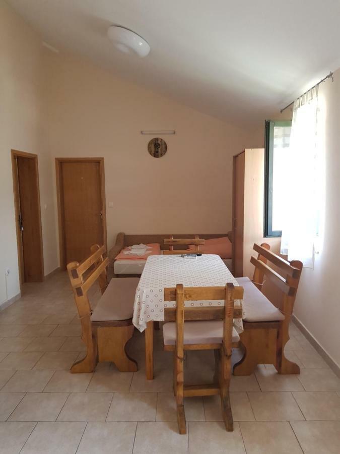Apartment Lavanda Starigrad Paklenica Buitenkant foto